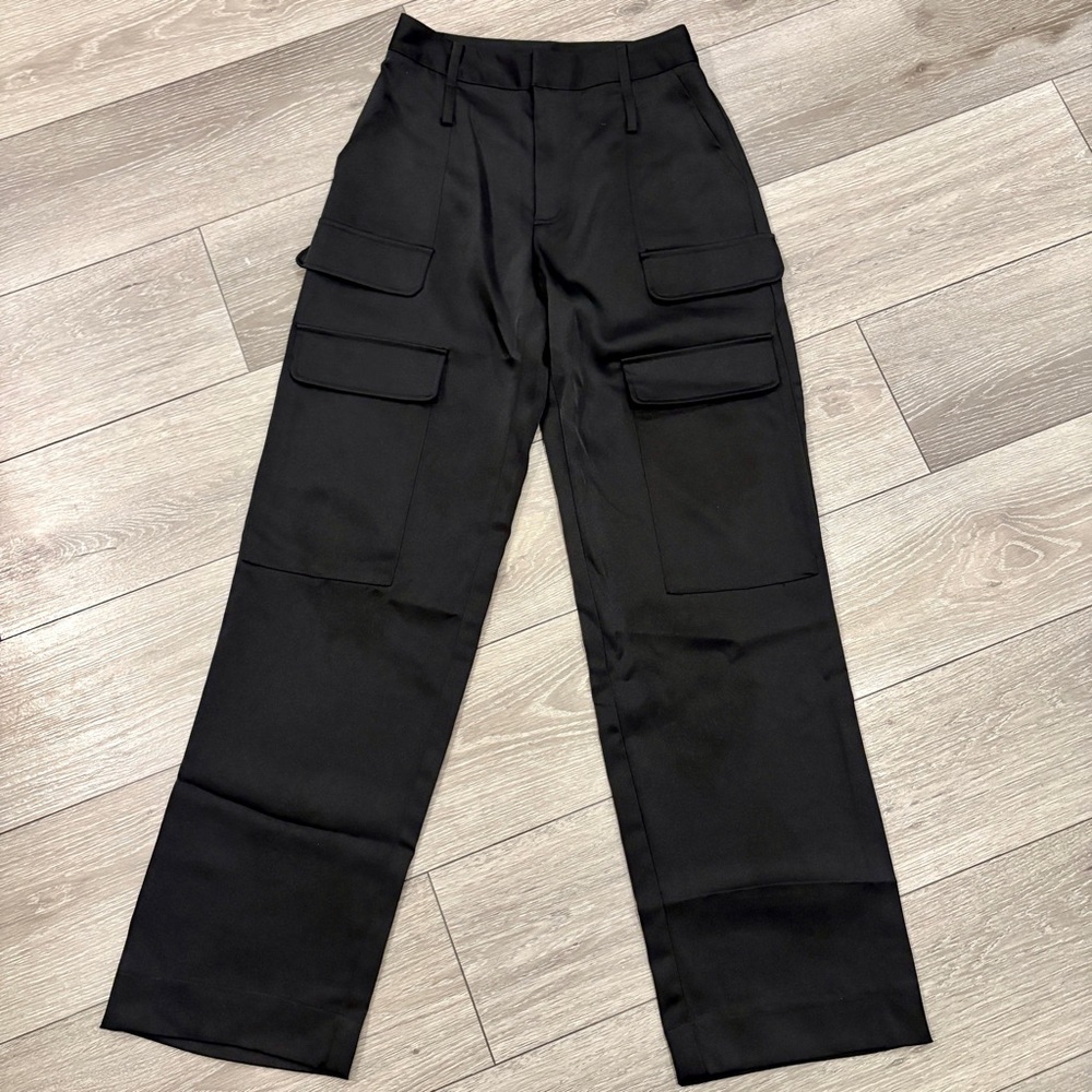 NWOT Noli Milan Black Satin Cargo Pants Size 2 - Picture 4 of 11